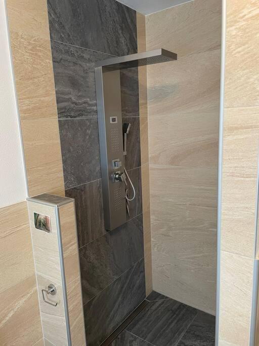 Moderne Wohnung Mit Stil Gross Gerungs Εξωτερικό φωτογραφία