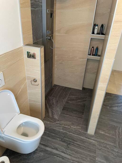 Moderne Wohnung Mit Stil Gross Gerungs Εξωτερικό φωτογραφία